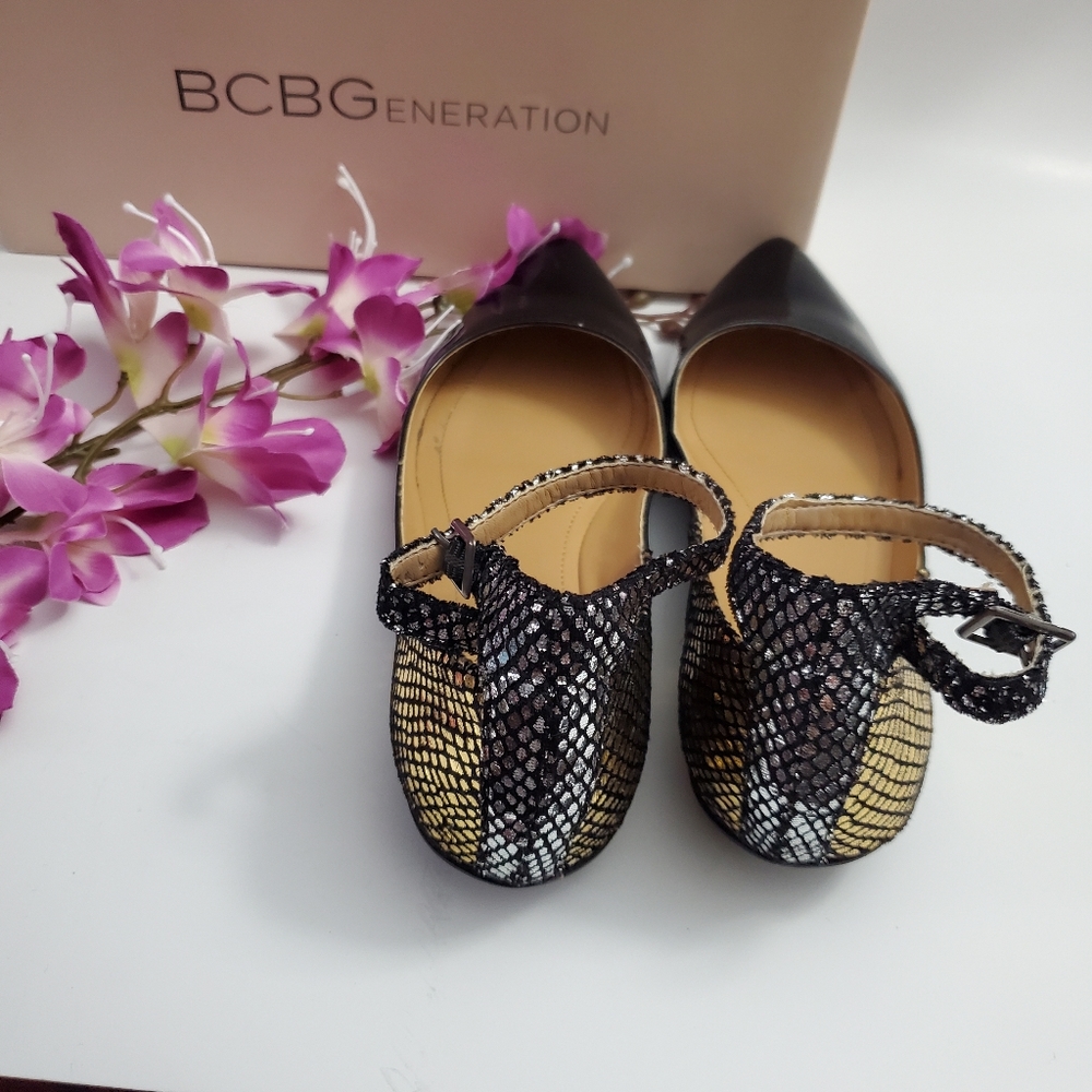BCBGENERATION Black Pointy ToeFlats - Picture 5 of 11